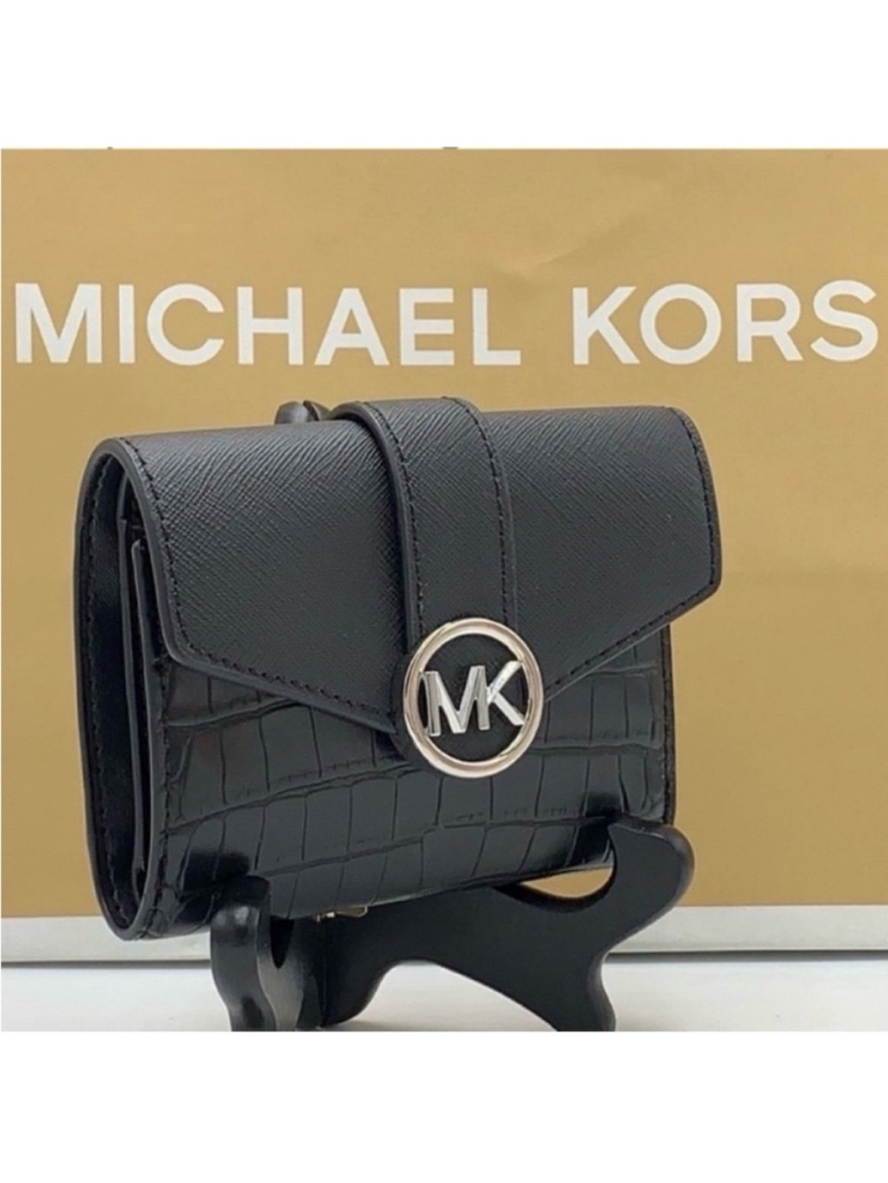 🆕- Michael Kors Carmen Medium Flap Wallet. 💖HOST PICK💖